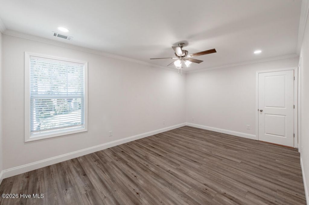 617 Slade Lake Drive Photo 17