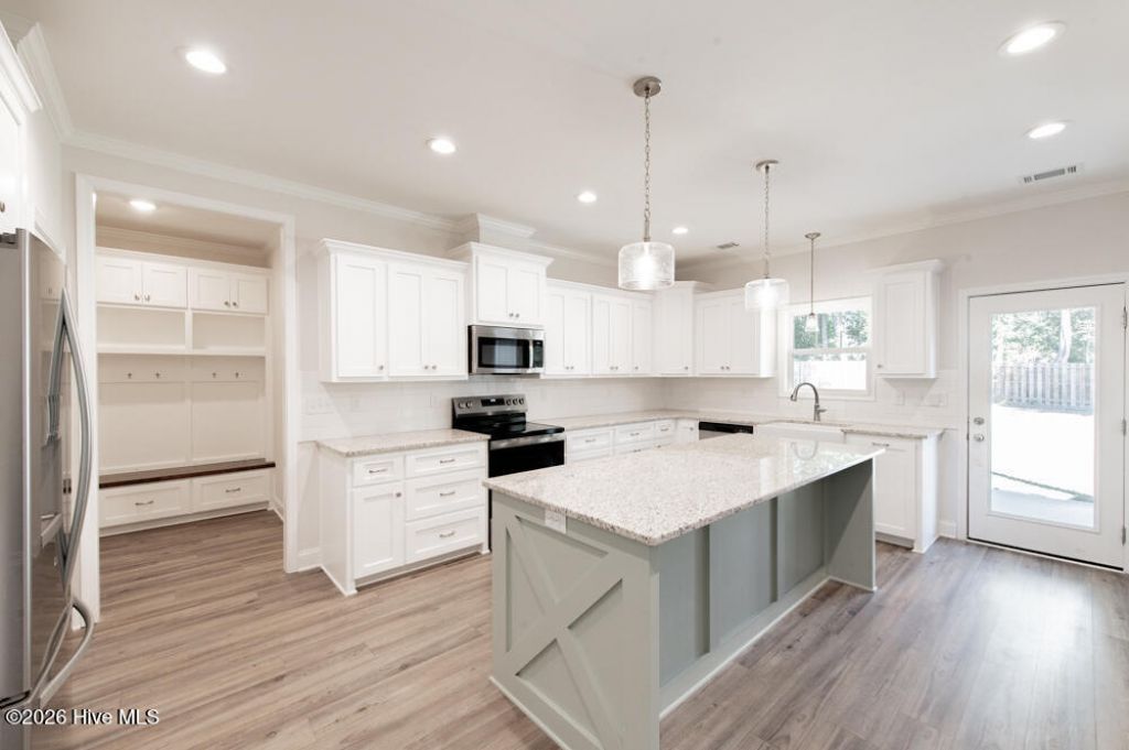 617 Slade Lake Drive Photo 6