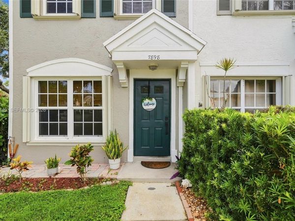 7898 Dixie Beach Cir , Tamarac, FL 33321