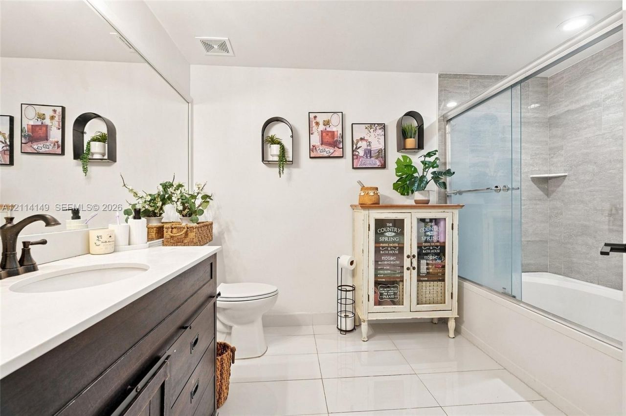 7898 Dixie Beach Cir , Tamarac, FL 33321 Photo