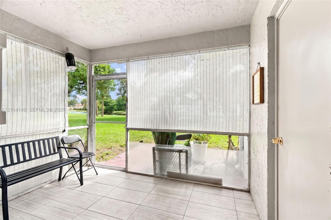 7898 Dixie Beach Cir , Tamarac, FL 33321 Photo