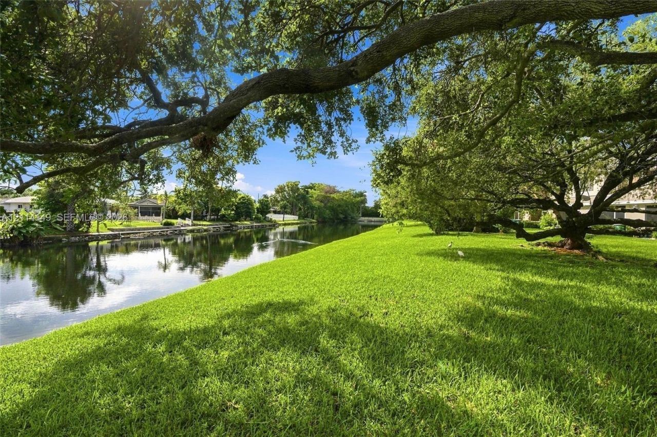 7898 Dixie Beach Cir , Tamarac, FL 33321 Photo