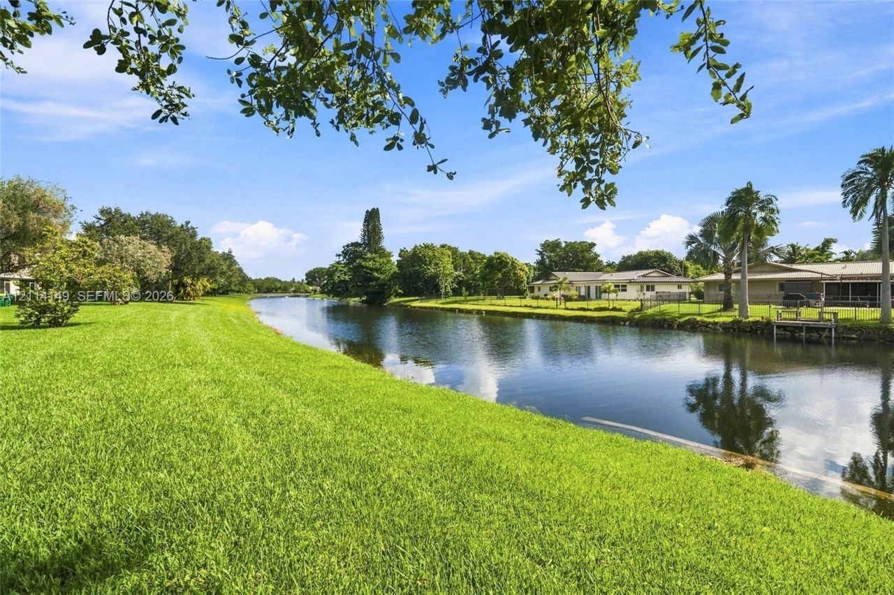 7898 Dixie Beach Cir , Tamarac, FL 33321 Photo