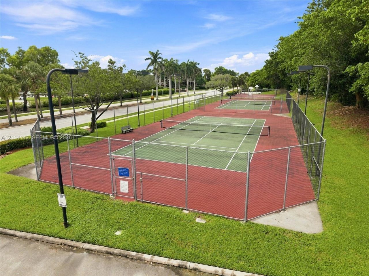 7898 Dixie Beach Cir , Tamarac, FL 33321 Photo