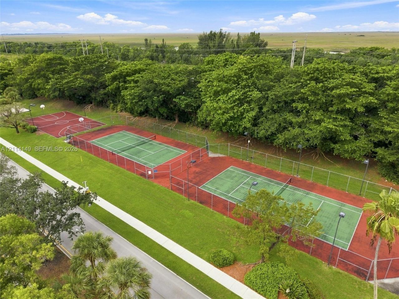 7898 Dixie Beach Cir , Tamarac, FL 33321 Photo