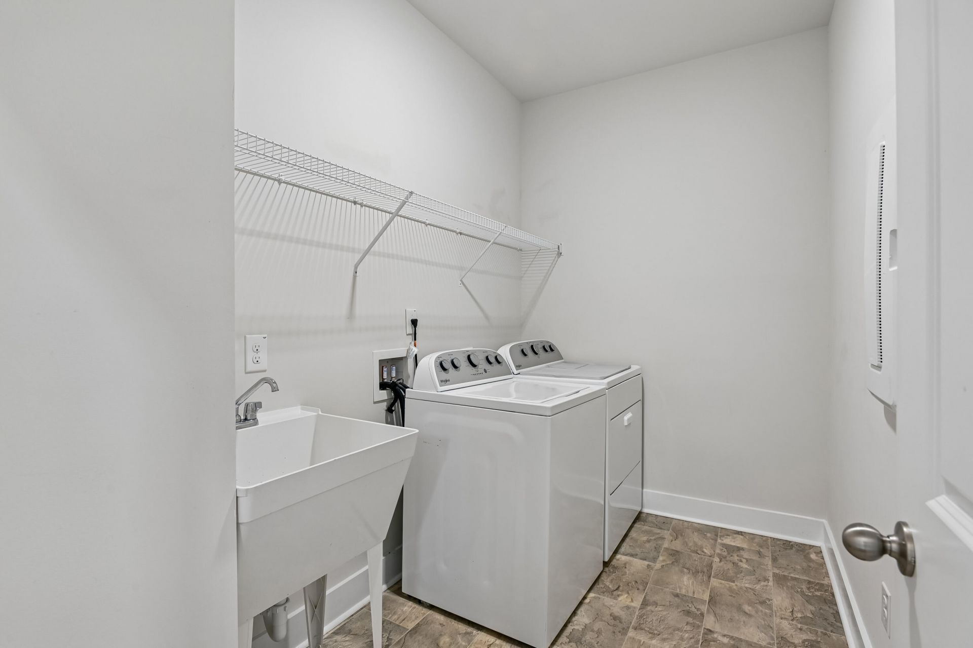 605 Mountaineer Landing Drive Photo 26