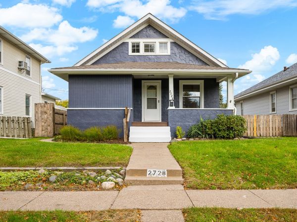 2728 E 18th Street , Davenport, IA 52803