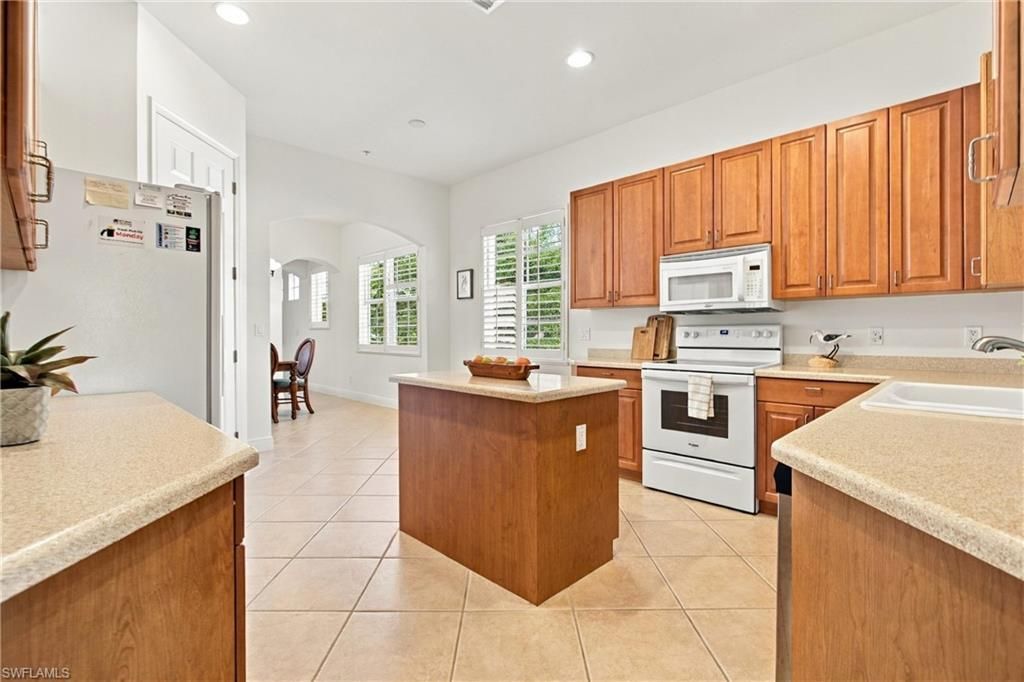 5924 Tarpon Gardens Cir, Unit 201, Cape Coral, FL 33914 Photo