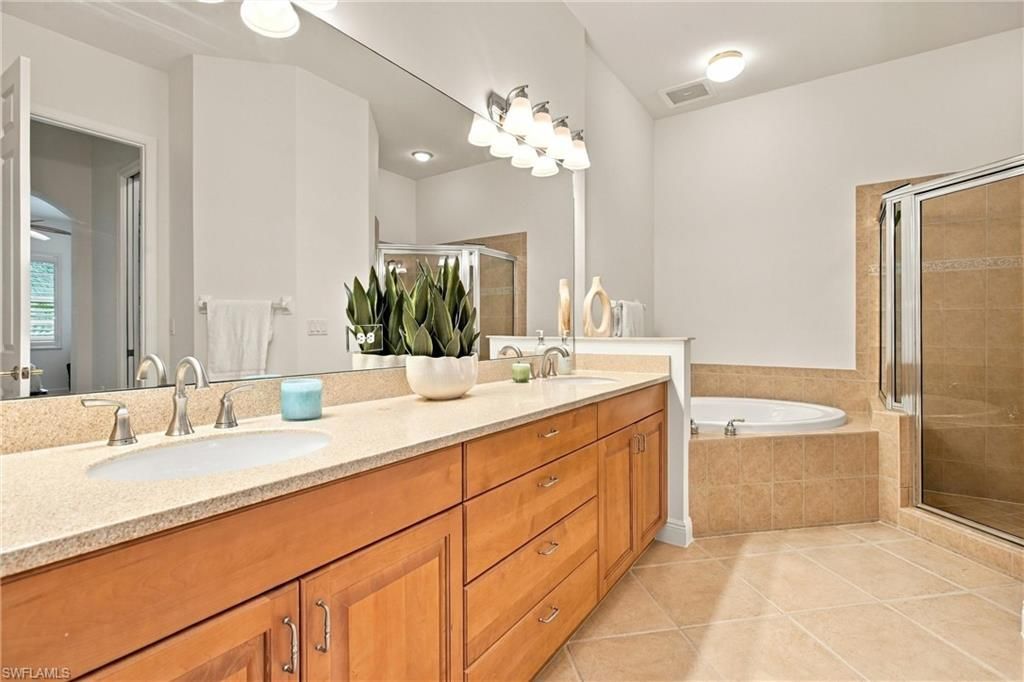 5924 Tarpon Gardens Cir, Unit 201, Cape Coral, FL 33914 Photo