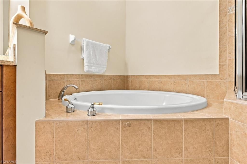 5924 Tarpon Gardens Cir, Unit 201, Cape Coral, FL 33914 Photo