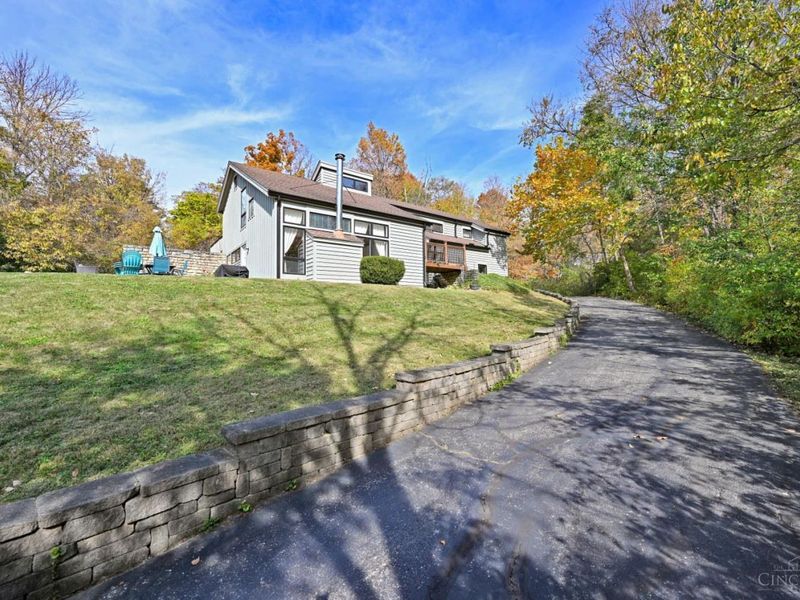 1061 Witt Road, Cincinnati, OH 45255 Photo 2