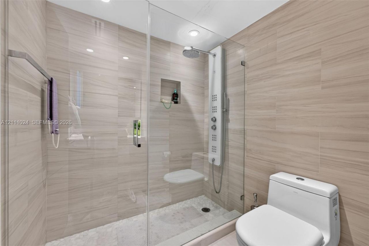 6301 Collins Ave , Unit 2707, Miami Beach, FL 33141 Photo