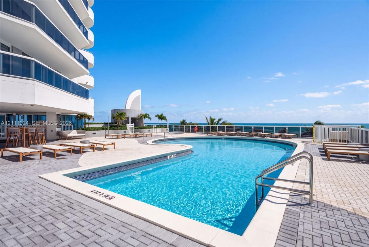 6301 Collins Ave , Unit 2707, Miami Beach, FL 33141 Photo