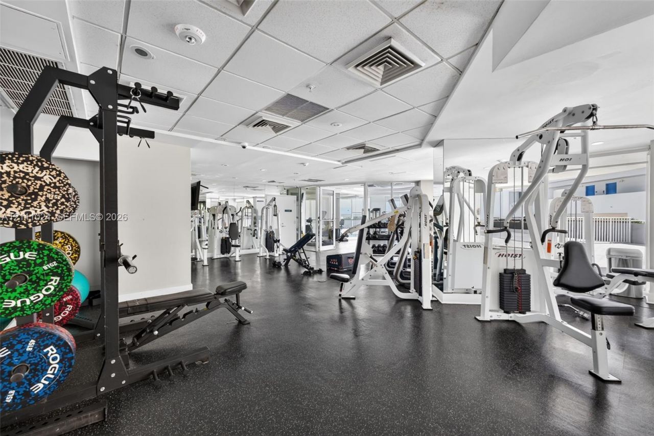 6301 Collins Ave , Unit 2707, Miami Beach, FL 33141 Photo