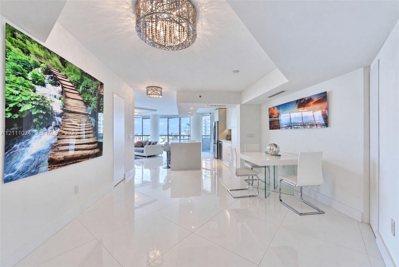 6301 Collins Ave , Unit 2707, Miami Beach, FL 33141 Photo