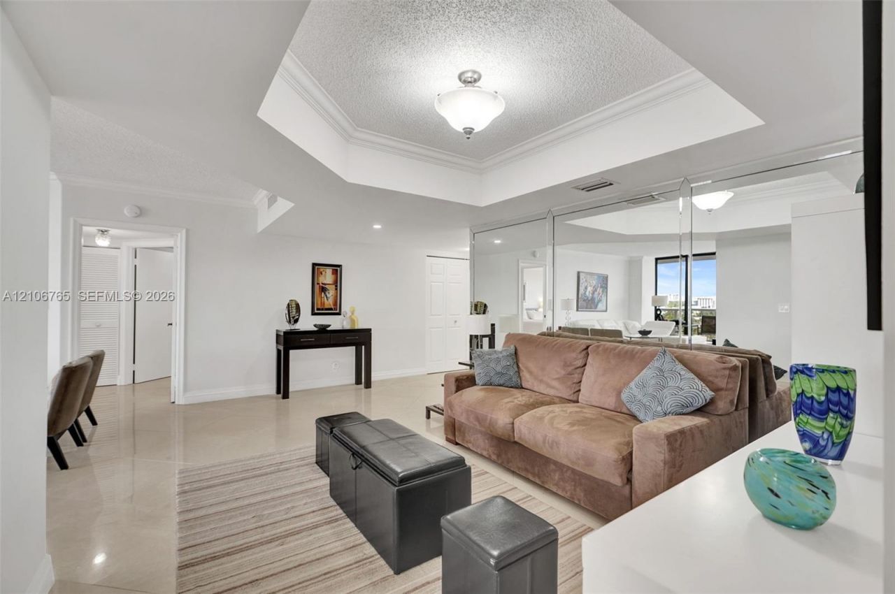 3598 Yacht Club Dr , Unit 901, Aventura, FL 33180 Photo