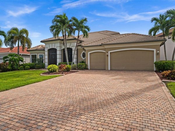 5427 SW 22ND AVENUE , CAPE CORAL, FL 33914