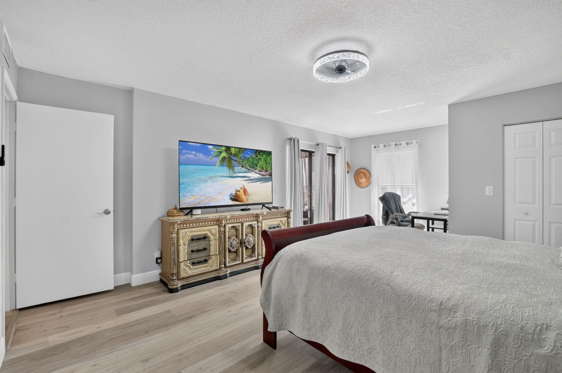 7290 Kinghurst Drive, Unit 807, Delray Beach, FL 33446 Photo