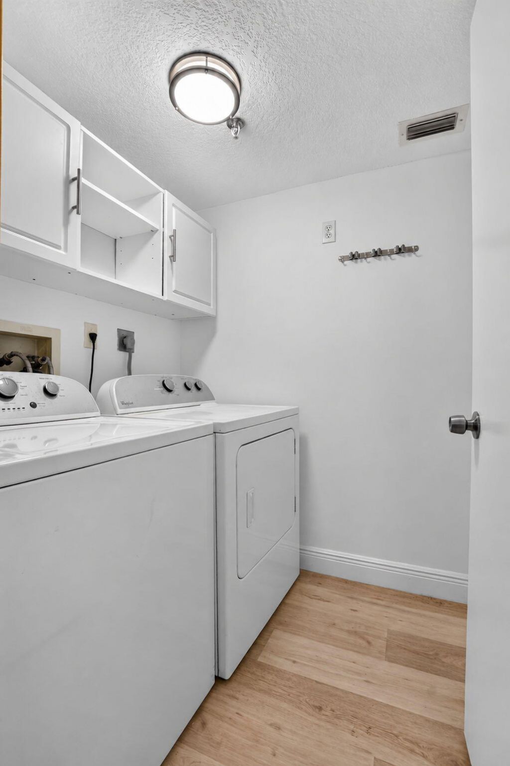 7290 Kinghurst Drive, Unit 807, Delray Beach, FL 33446 Photo