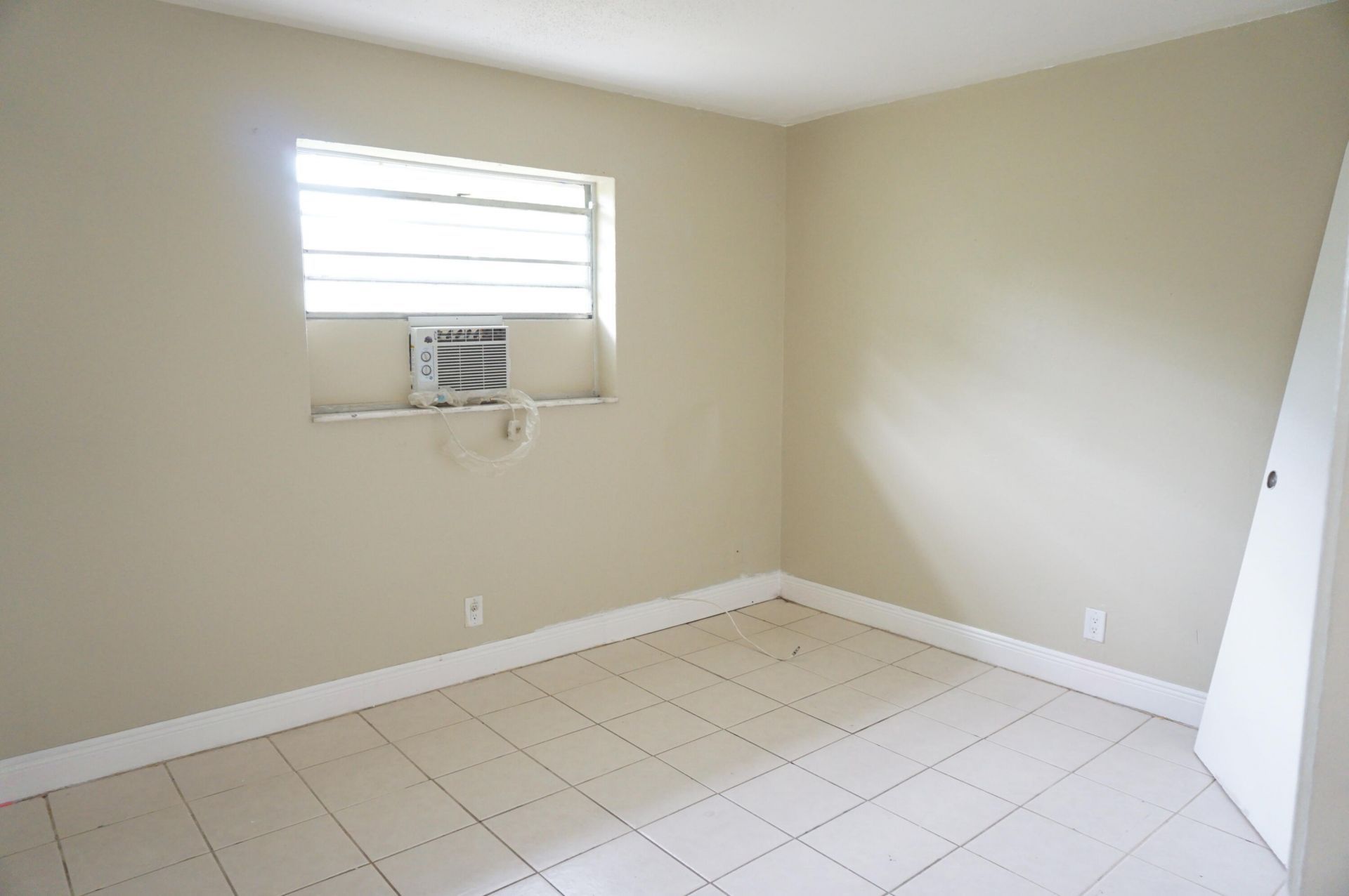 1601 W 37th Street, Unit 8, Riviera Beach, FL 33404 Photo
