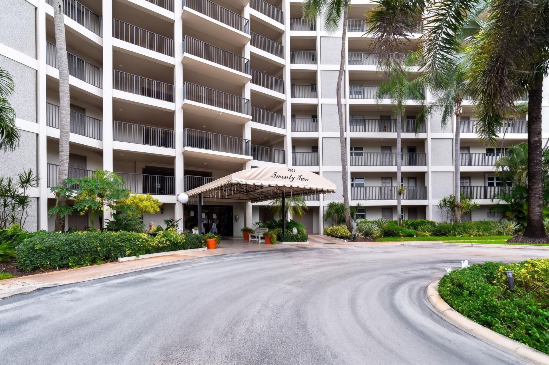 2681 S Course Drive, Unit 406, Pompano Beach, FL 33069 Photo
