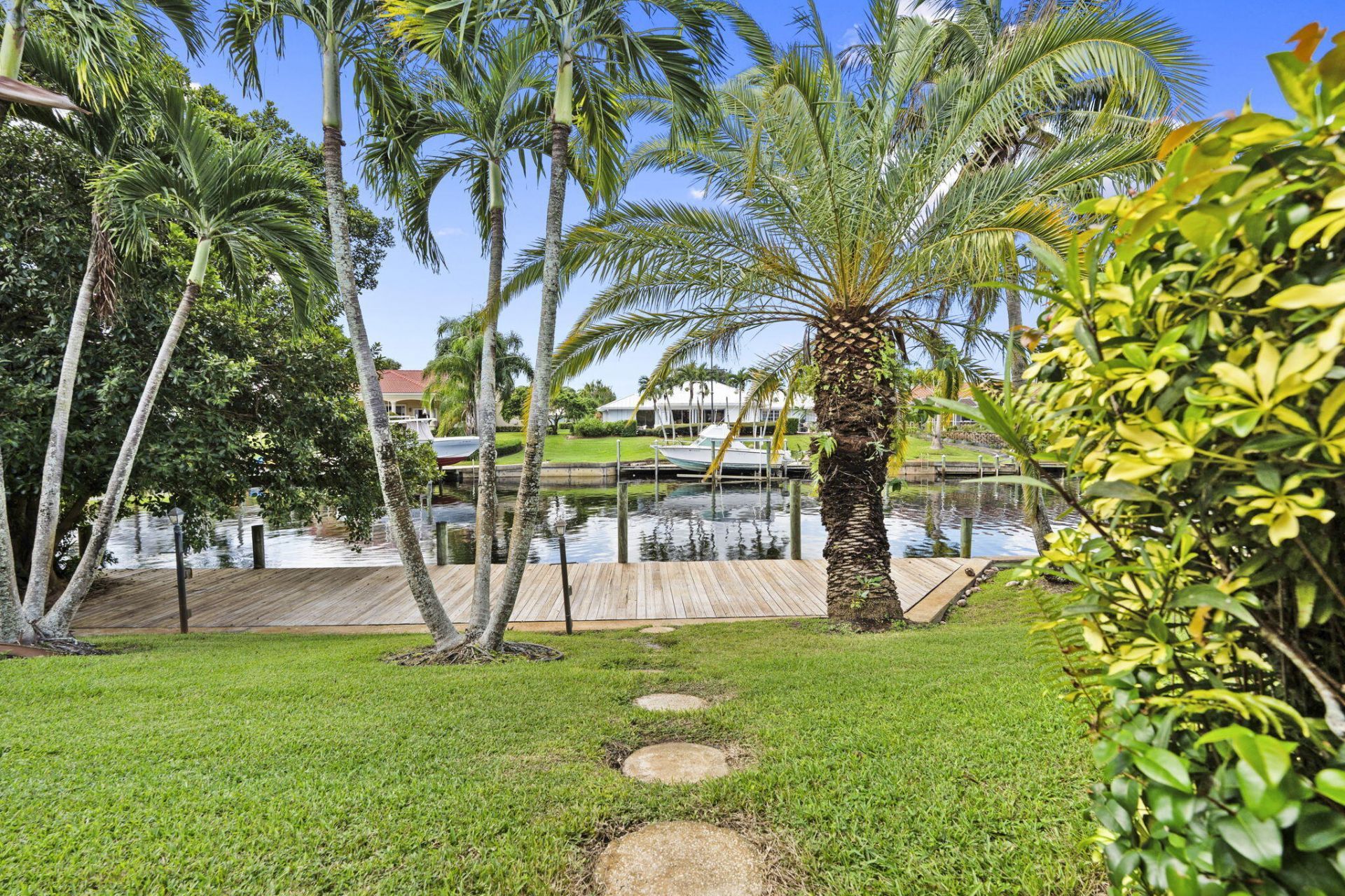 3664 SE Fairway E, Stuart, FL 34997 Photo