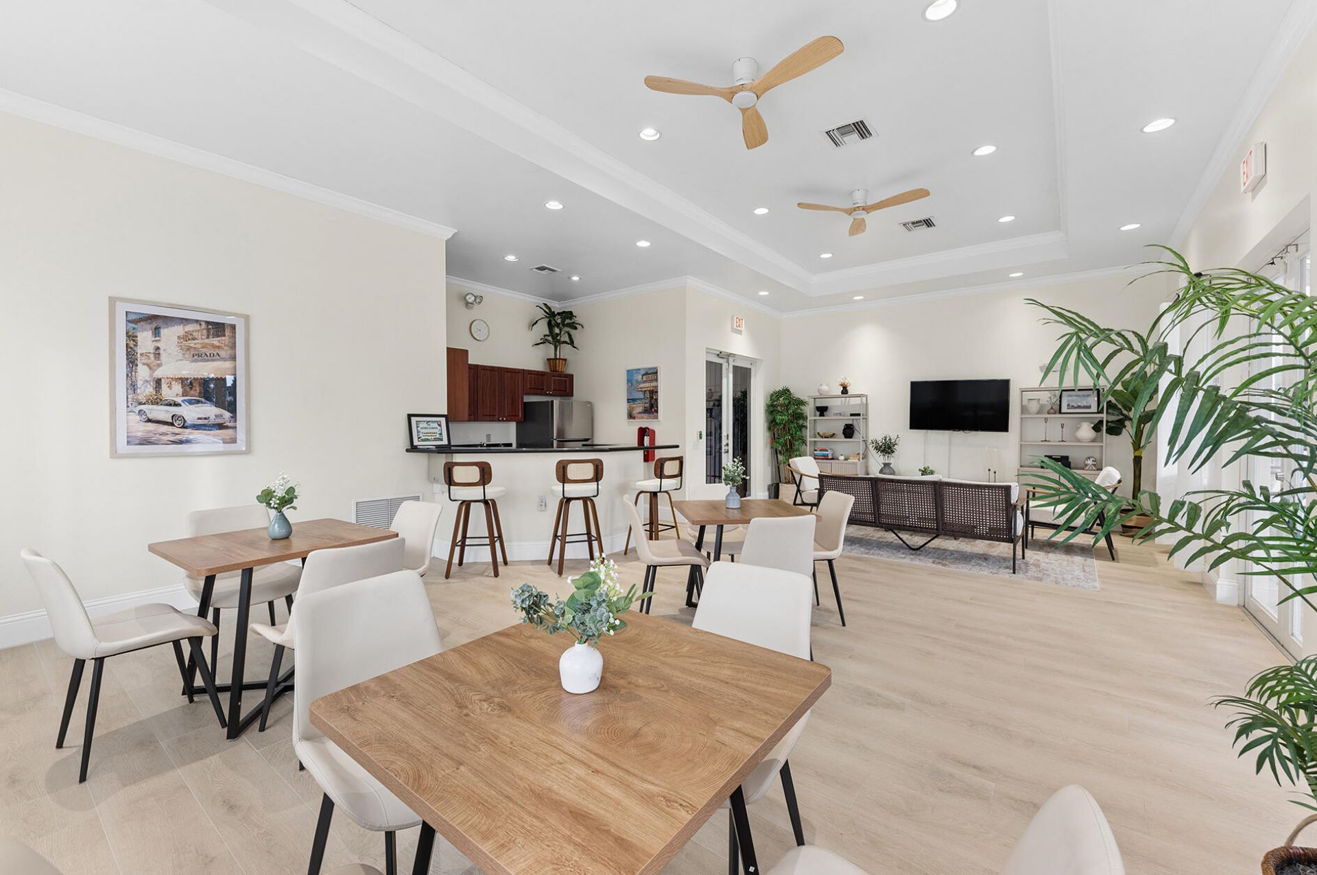 2025 Lavers Circle, Unit D404, Delray Beach, FL 33444 Photo