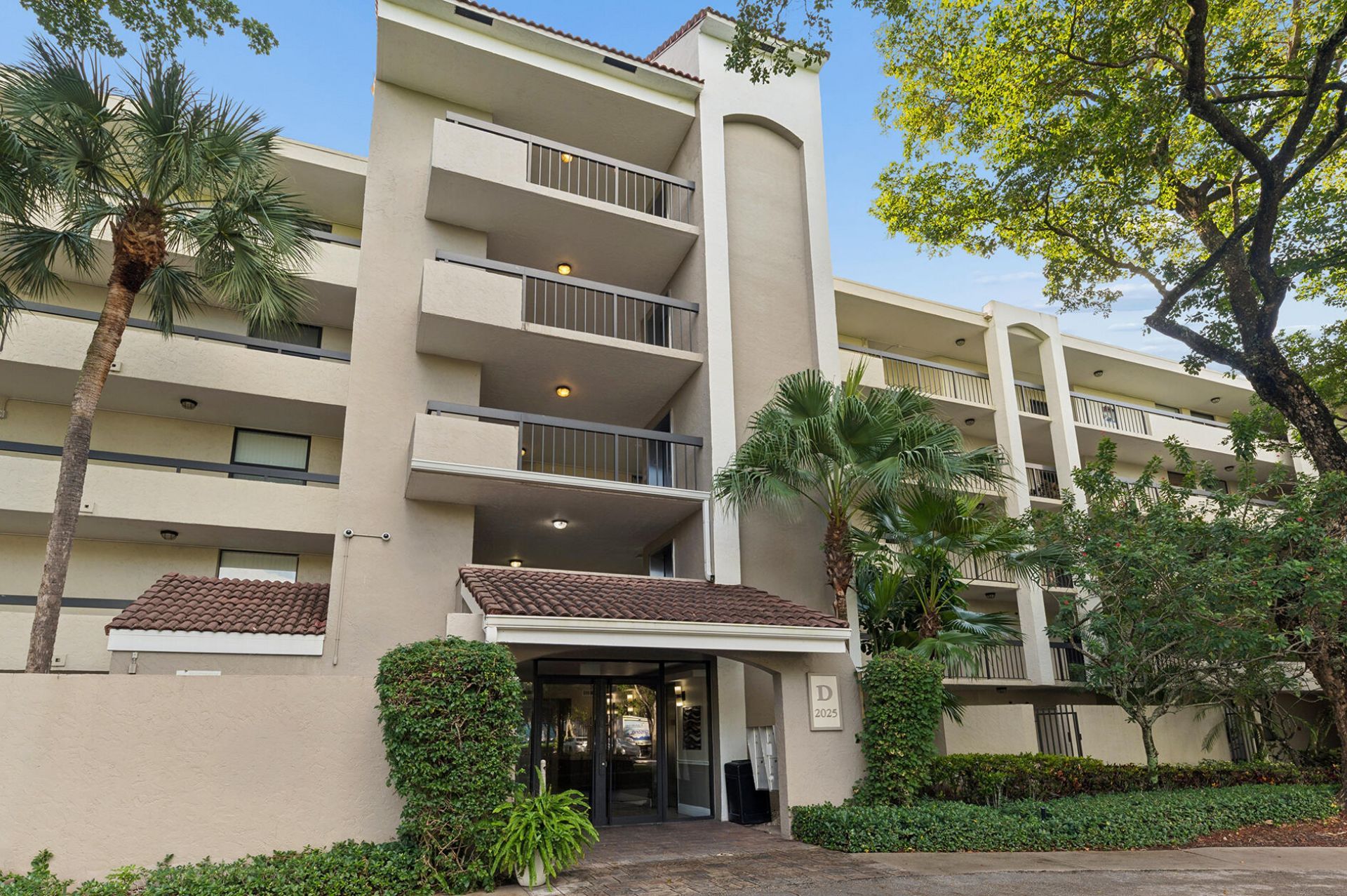 2025 Lavers Circle, Unit D404, Delray Beach, FL 33444 Photo
