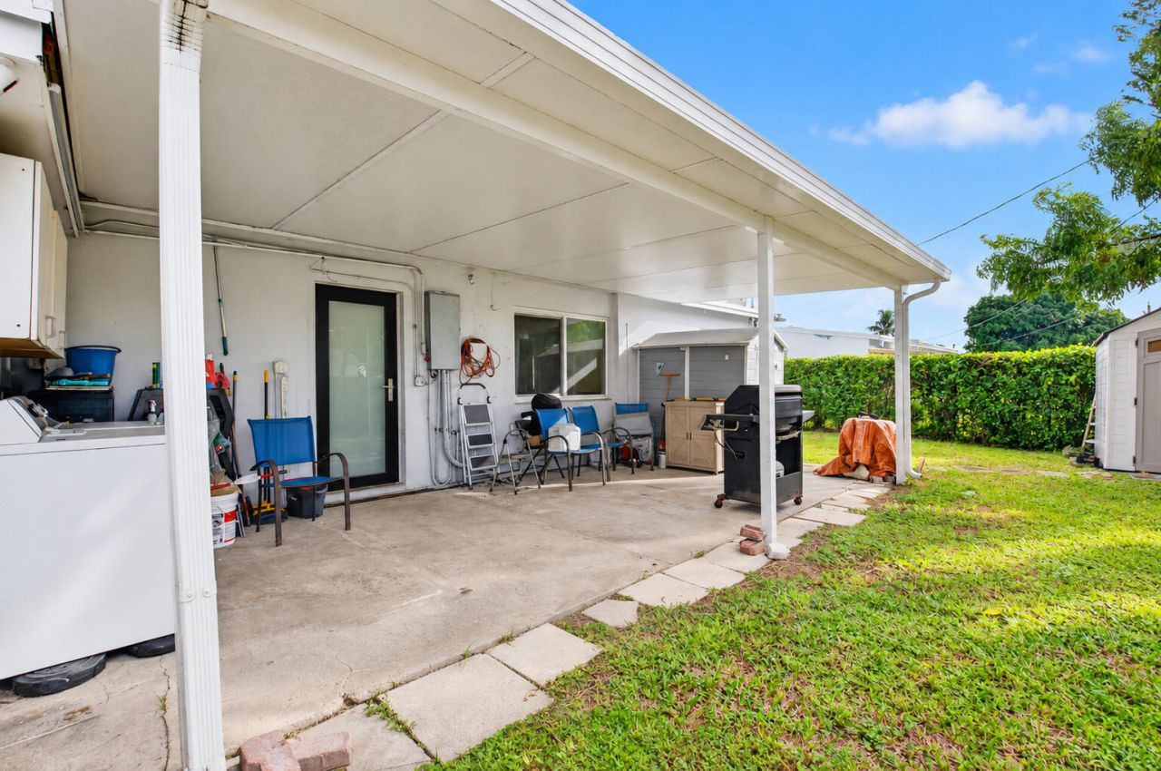 528 Beech Road, West Palm Beach, FL 33409 Photo
