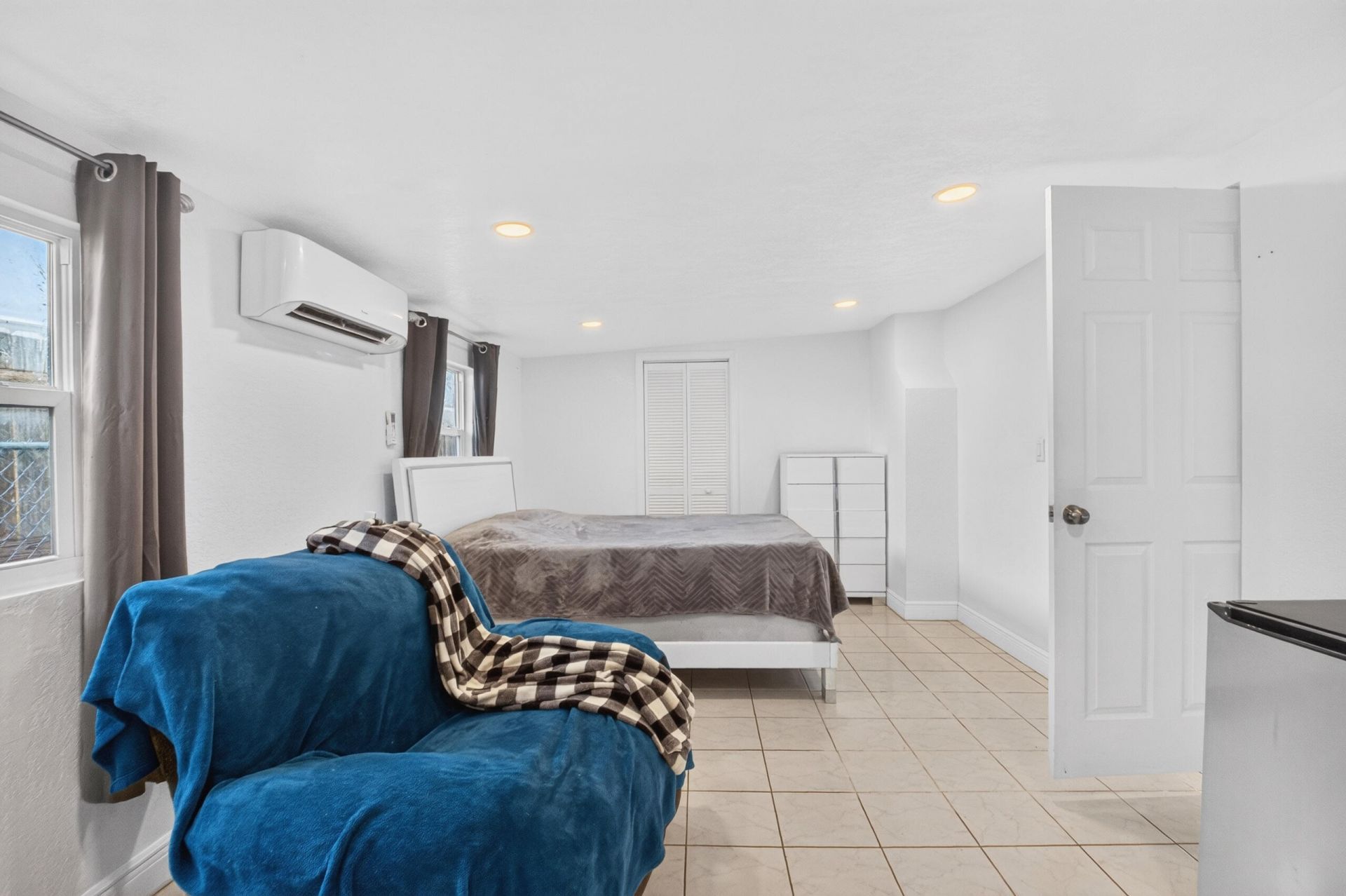 528 Beech Road, West Palm Beach, FL 33409 Photo