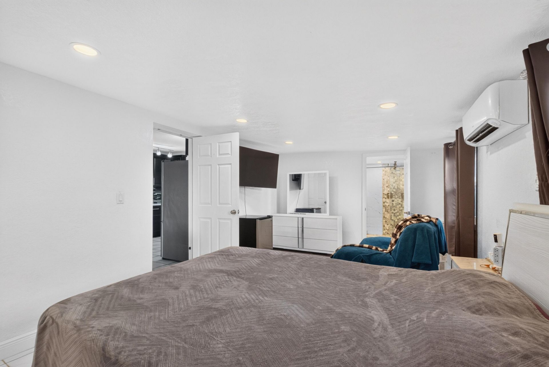 528 Beech Road, West Palm Beach, FL 33409 Photo