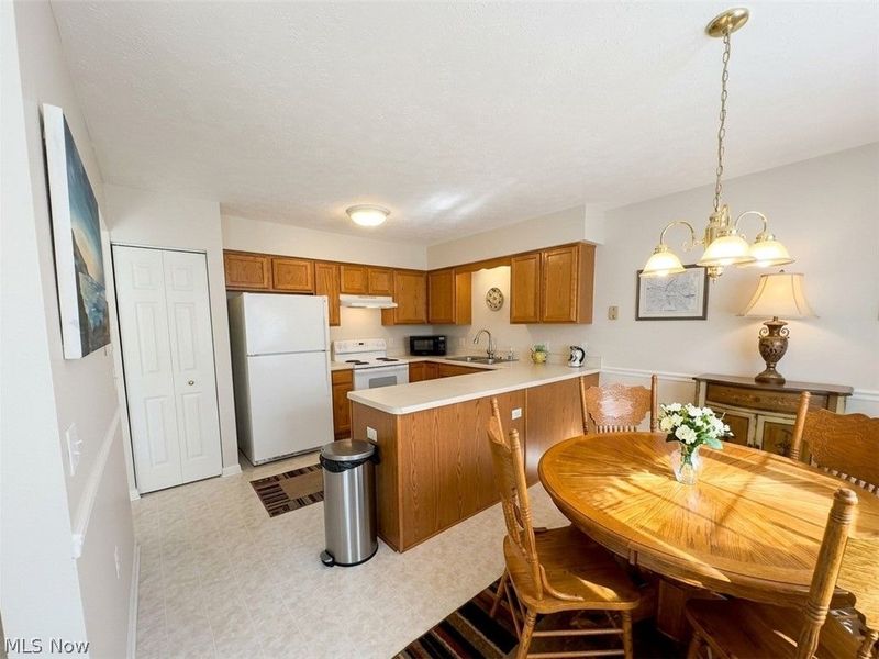 1244 Village Parkway, Tallmadge, OH 44278 Photo 4