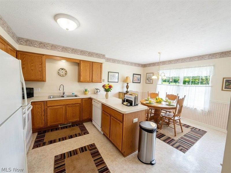 1244 Village Parkway, Tallmadge, OH 44278 Photo 5