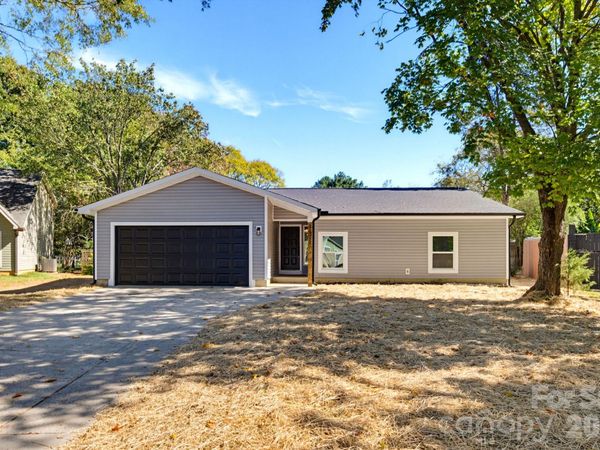 7532 Eastbourne Road , Charlotte, NC 28227