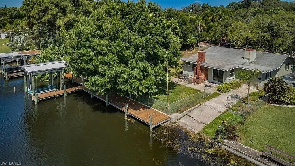 1154 Lagoon Rd , Tarpon Springs, FL 34689 Photo
