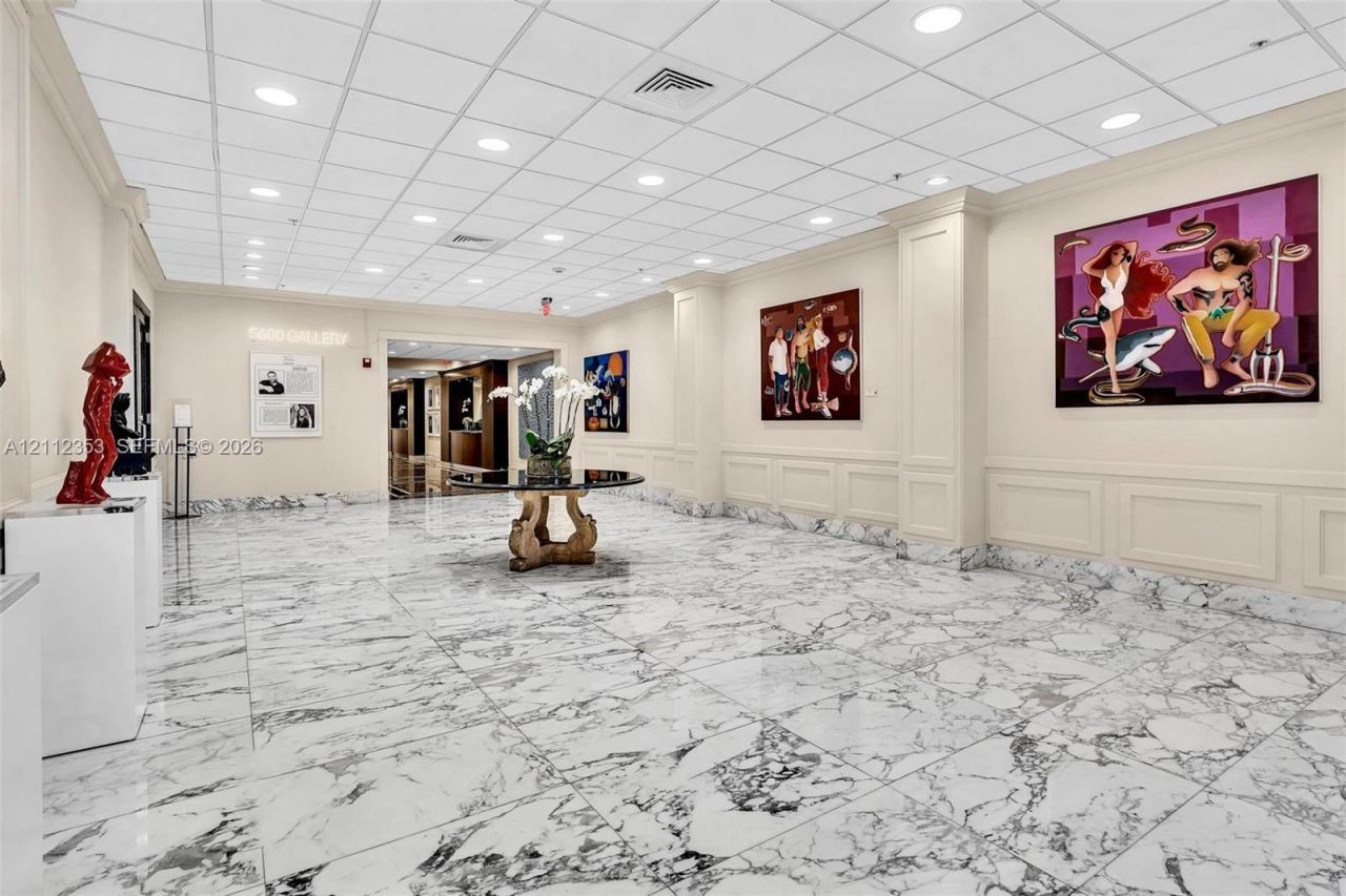 5600 Collins Ave , Unit 10J, Miami Beach, FL 33140 Photo