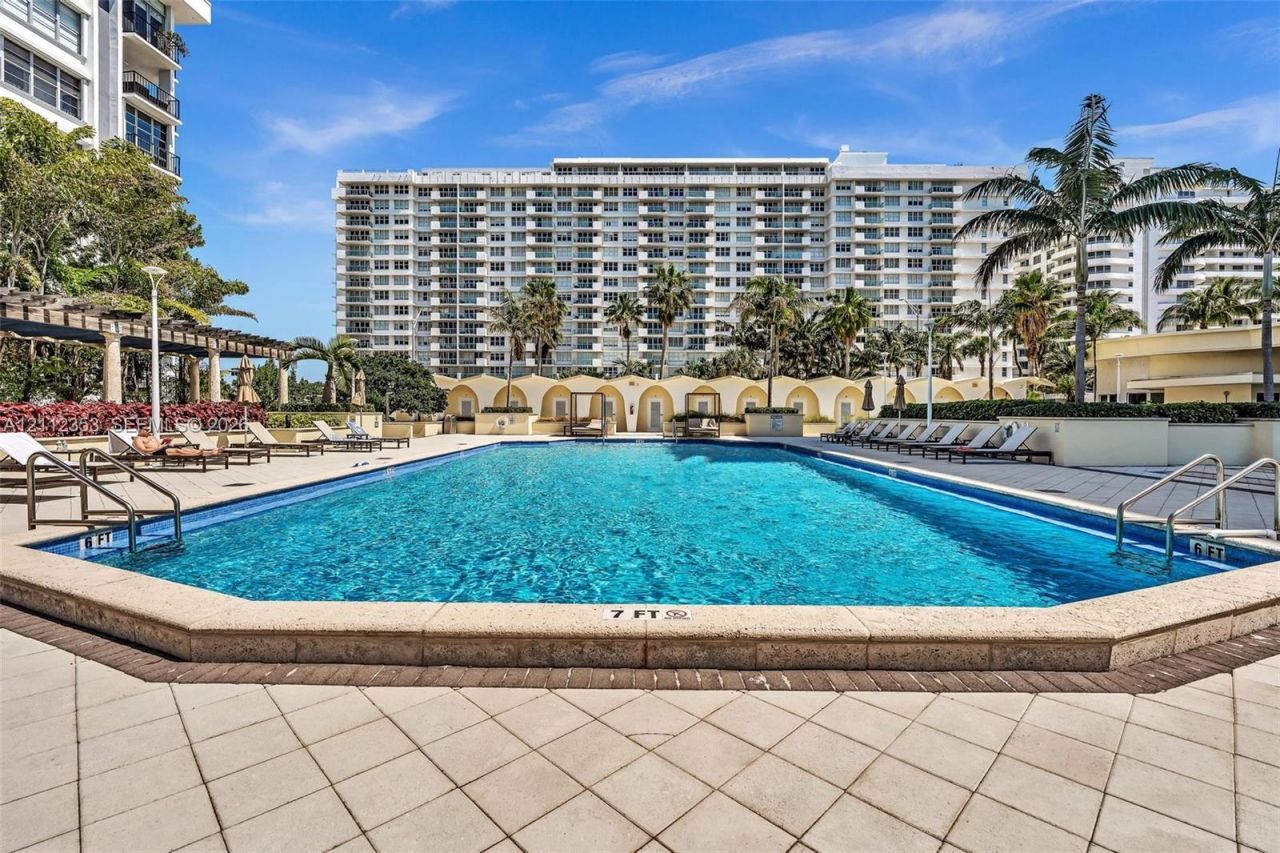 5600 Collins Ave , Unit 10J, Miami Beach, FL 33140 Photo