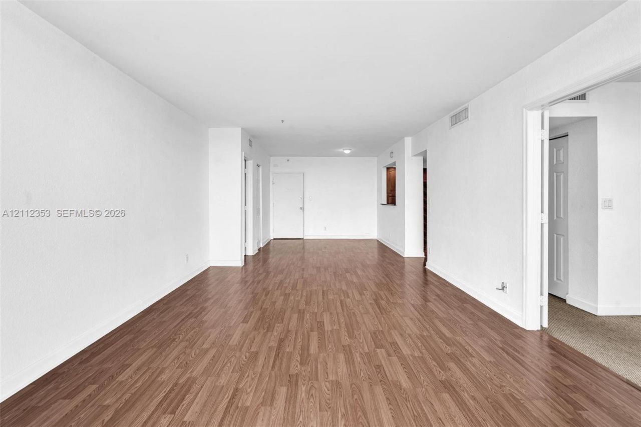5600 Collins Ave , Unit 10J, Miami Beach, FL 33140 Photo