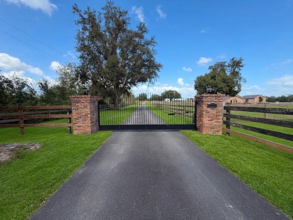 20765 SW 36th Street , Dunnellon, FL 34431 Photo