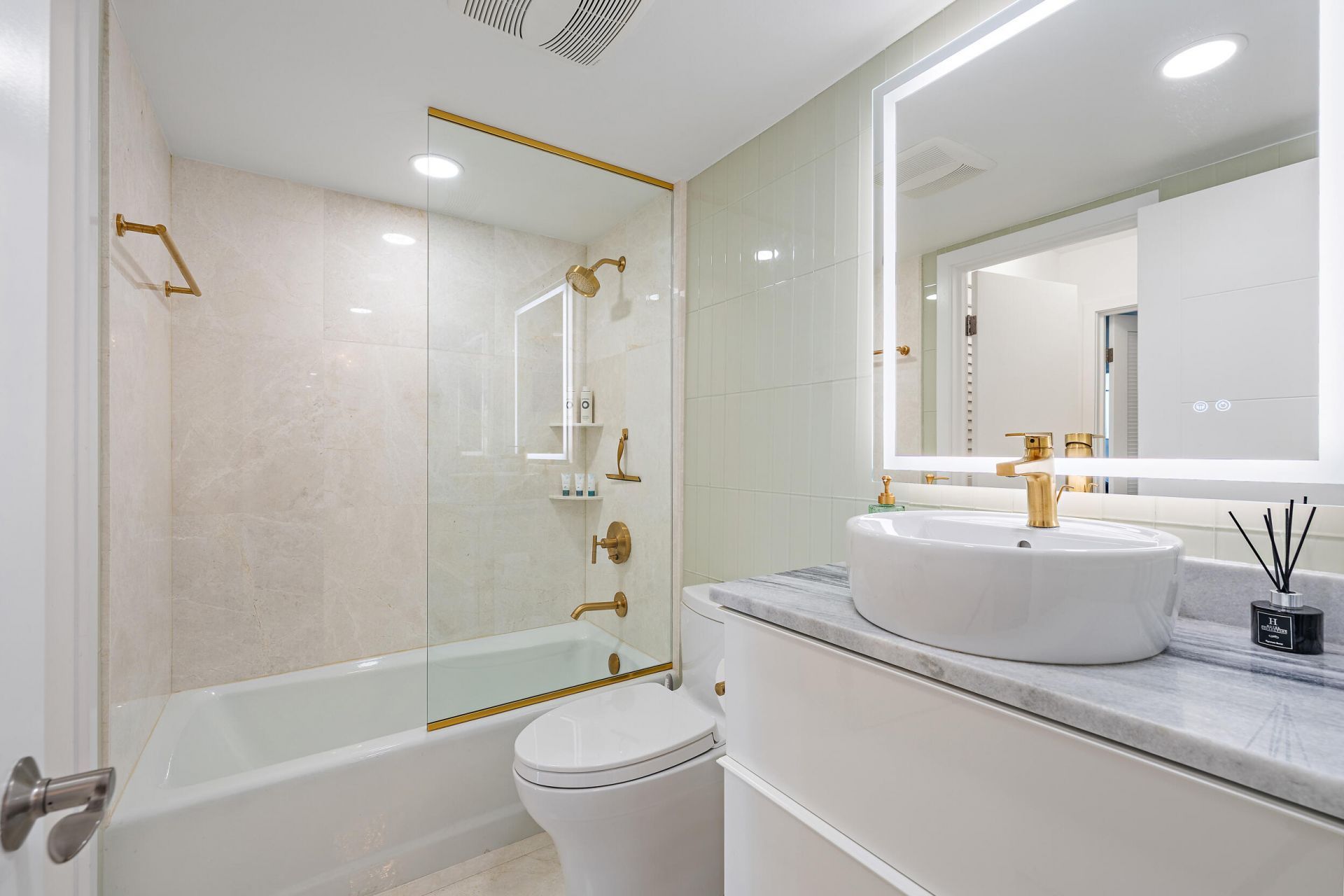 5460 N Ocean Drive, Unit 12-C, Singer Island, FL 33404 Photo