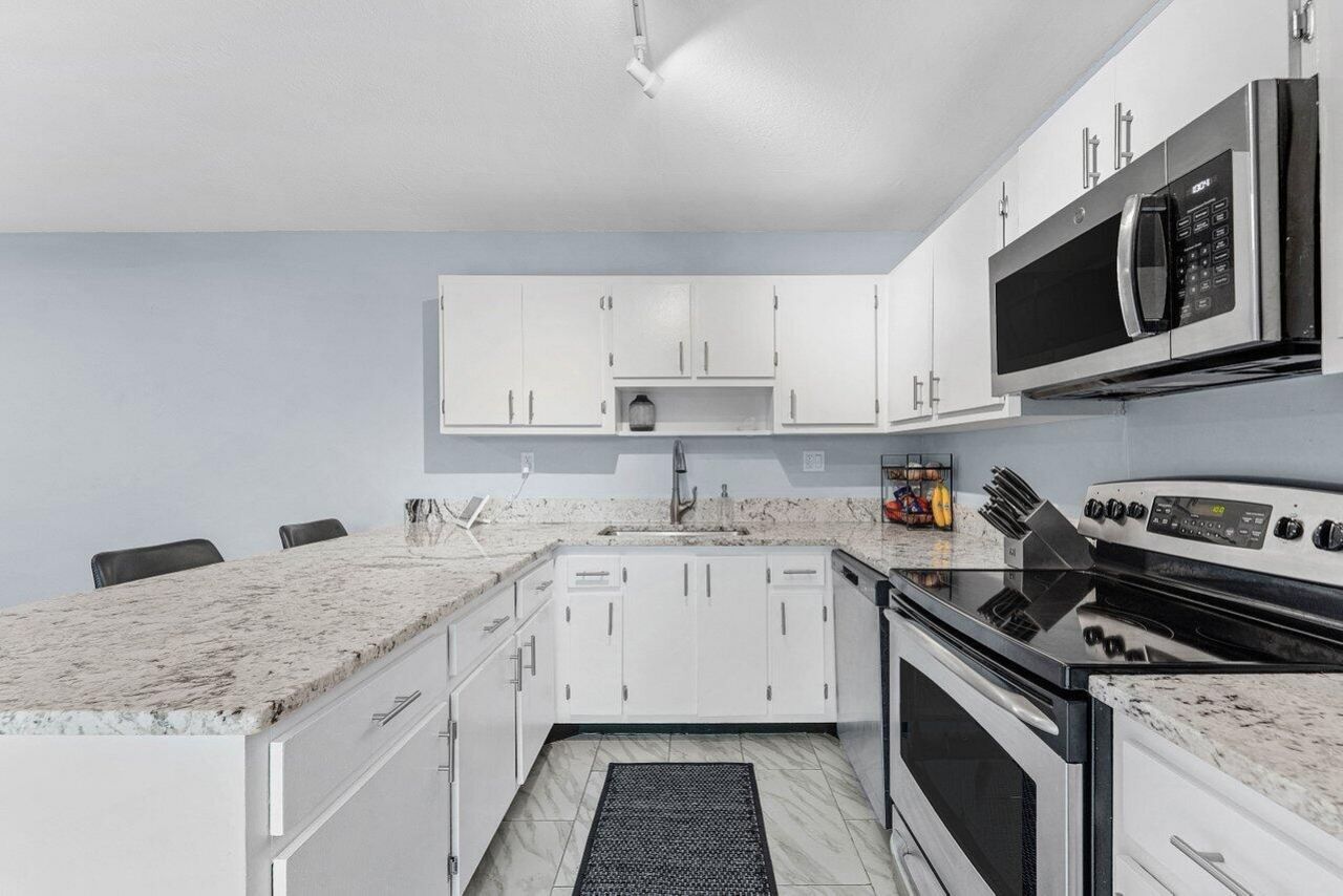 562 SE 27th Terrace, Boynton Beach, FL 33435 Photo