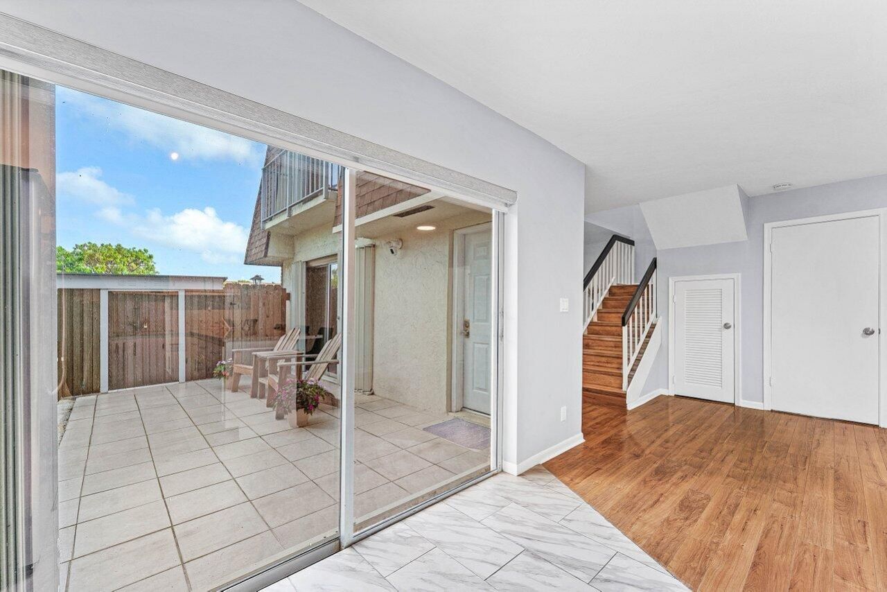 562 SE 27th Terrace, Boynton Beach, FL 33435 Photo