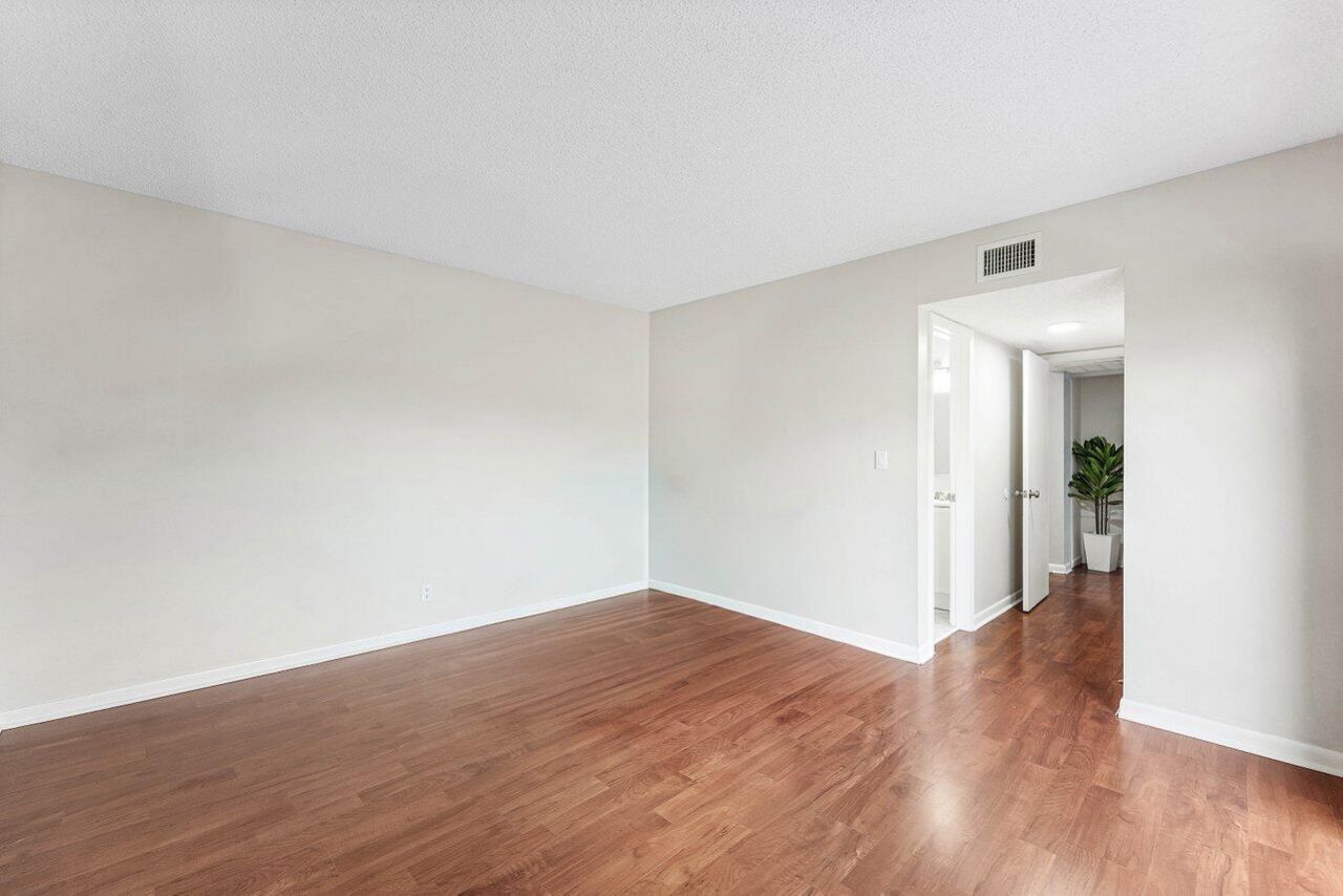 562 SE 27th Terrace, Boynton Beach, FL 33435 Photo