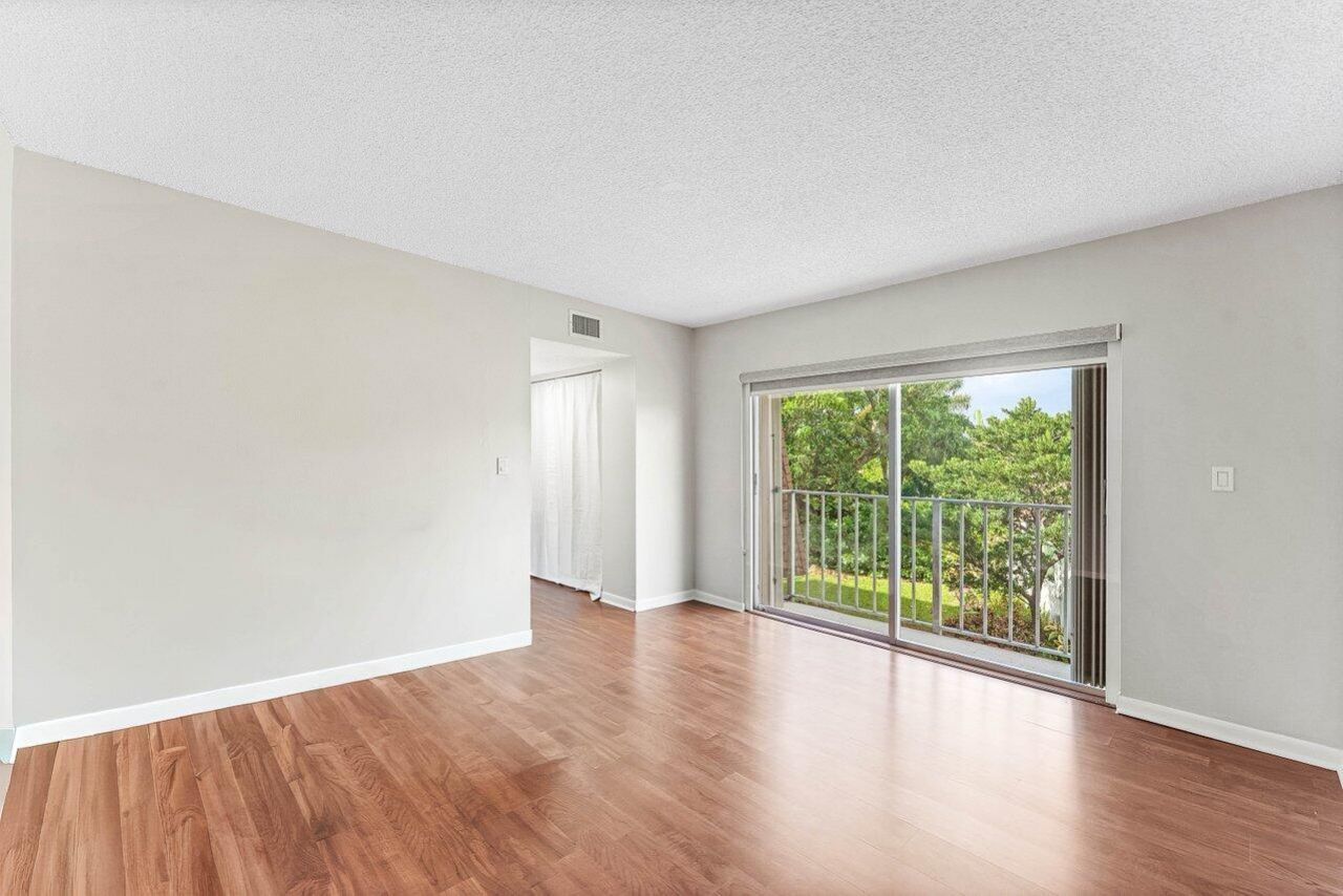 562 SE 27th Terrace, Boynton Beach, FL 33435 Photo