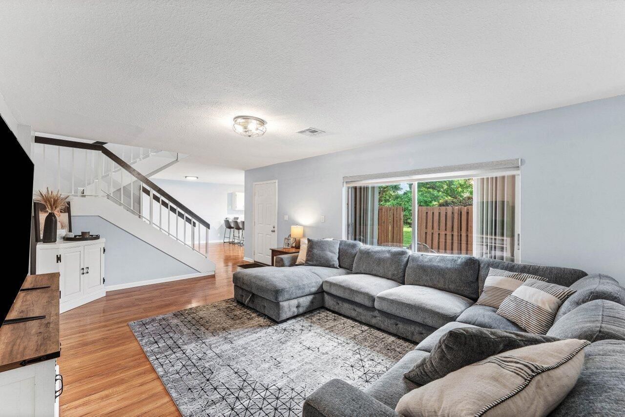 562 SE 27th Terrace, Boynton Beach, FL 33435 Photo