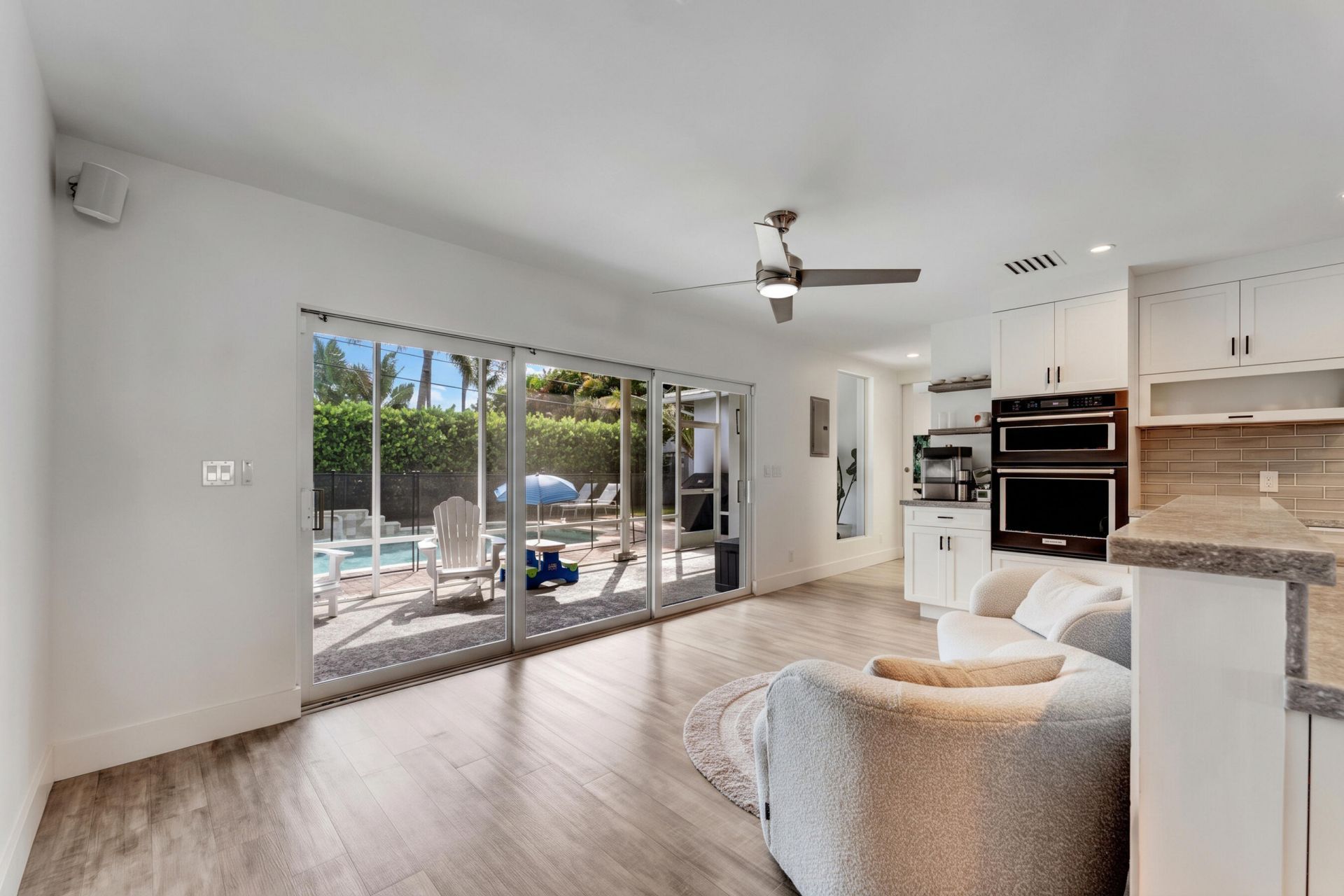 1070 NE 2nd Terrace, Boca Raton, FL 33432 Photo