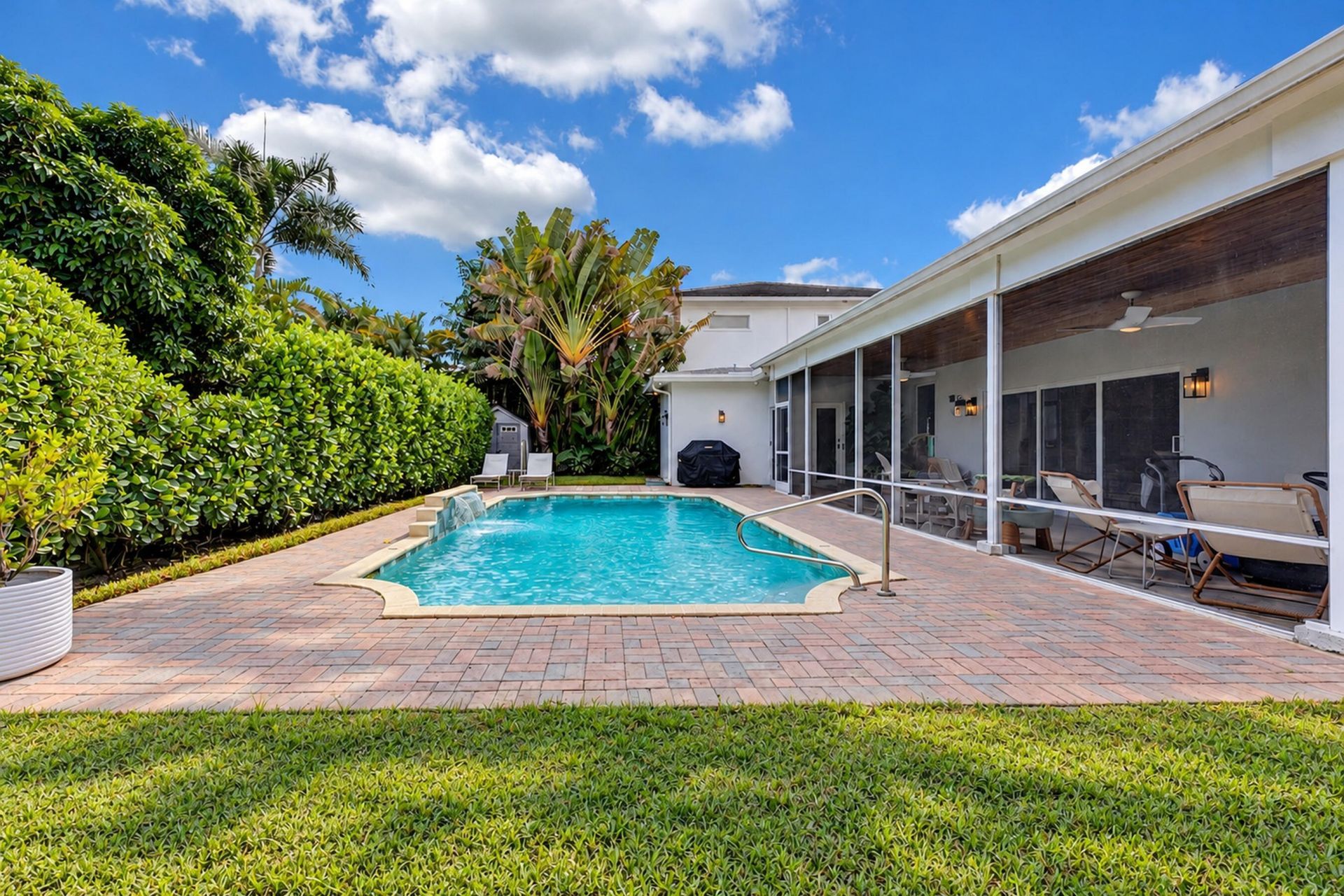 1070 NE 2nd Terrace, Boca Raton, FL 33432 Photo