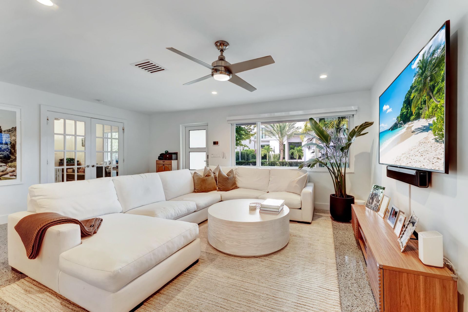 1070 NE 2nd Terrace, Boca Raton, FL 33432 Photo