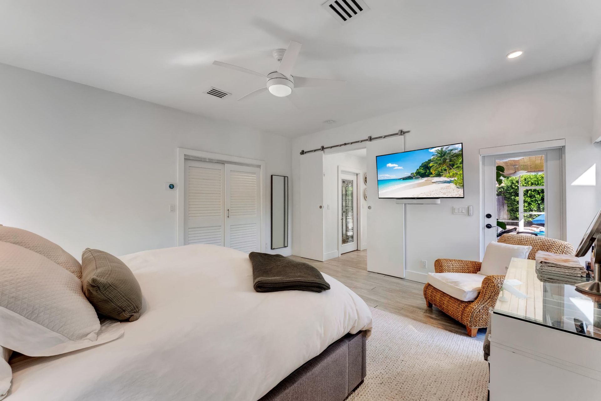 1070 NE 2nd Terrace, Boca Raton, FL 33432 Photo