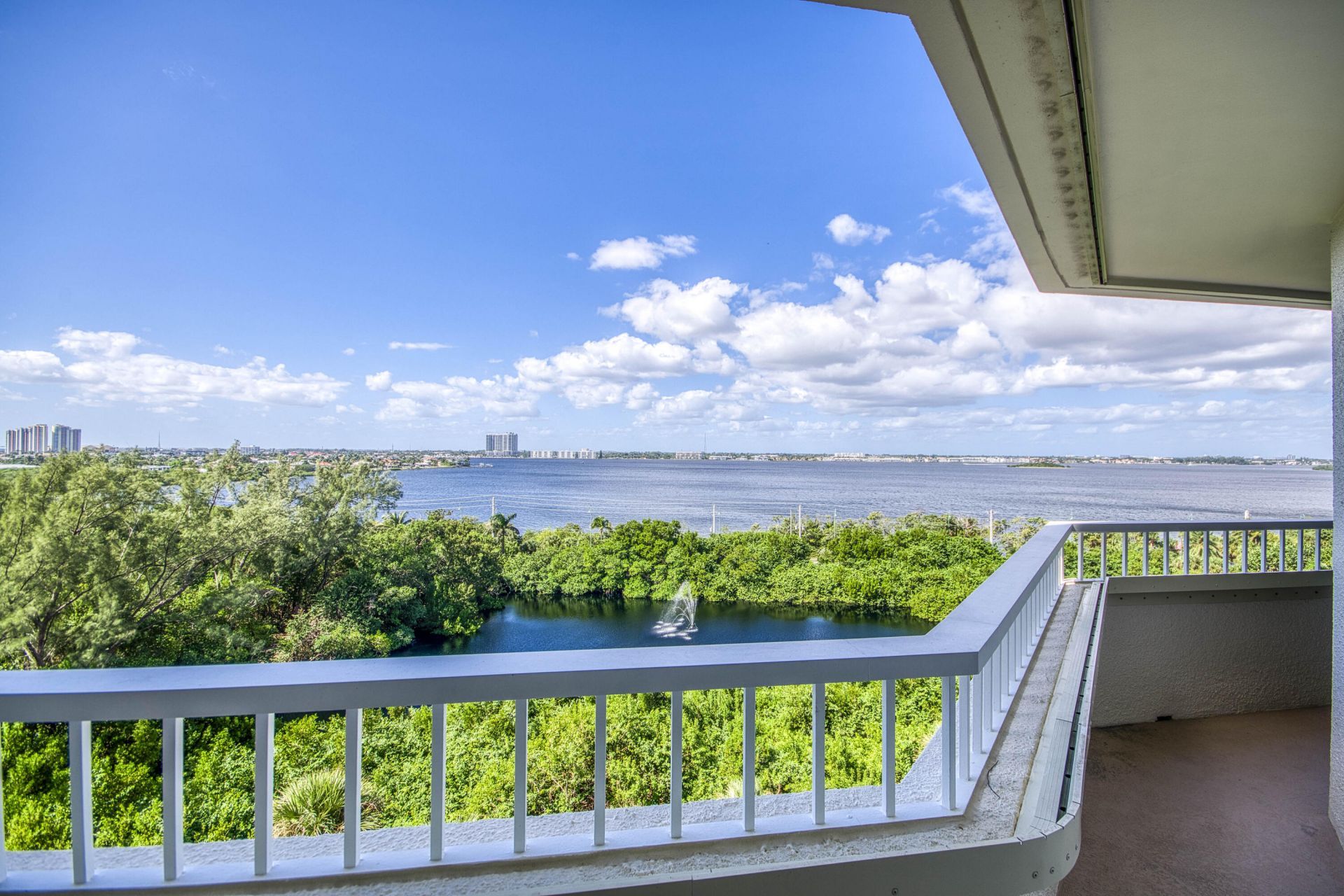 5070 N Ocean Drive, Unit 5C, Singer Island, FL 33404 Photo